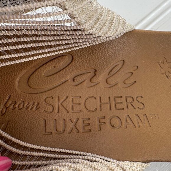 Skechers Cali Womens Wedge Sandals Size 8.5 Beige Textile Upper Luxe Foam - Picture 5 of 8